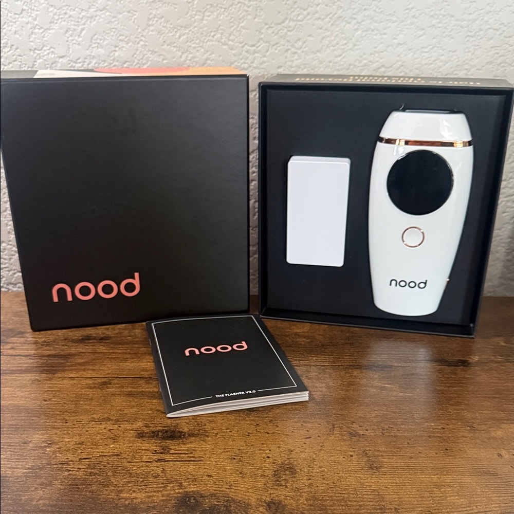 Nood White Skincare Device